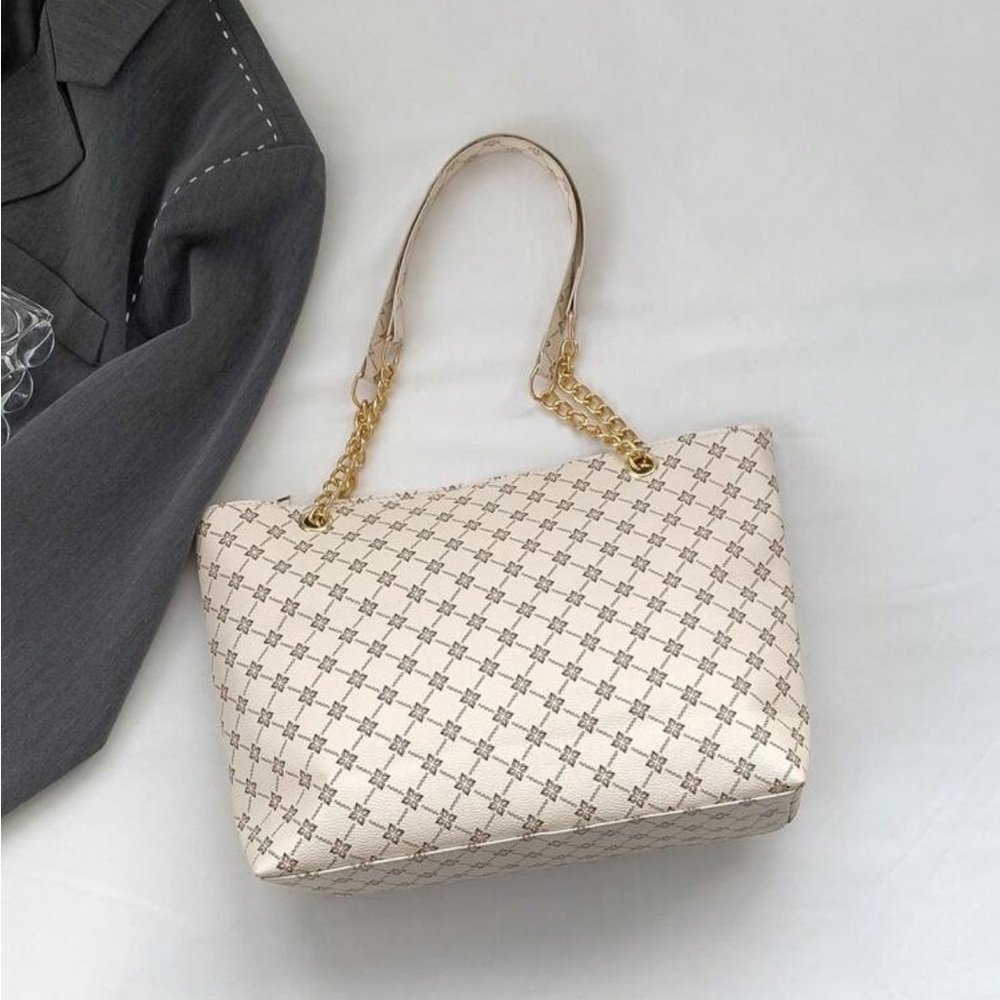 ⚠️Clearance Beige White Patterned Large Tote Shoulder Bag Gold Pendant - Picture 8 of 11